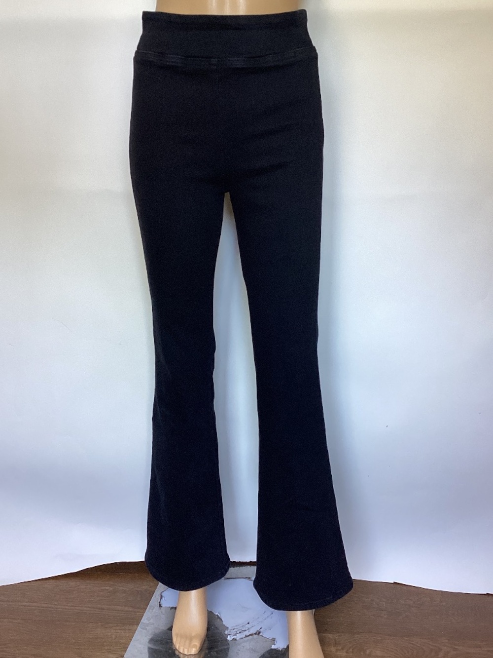 Frame Jet Set Flare Black Stretch Jeans Size 1 (one size fits most 23-29)